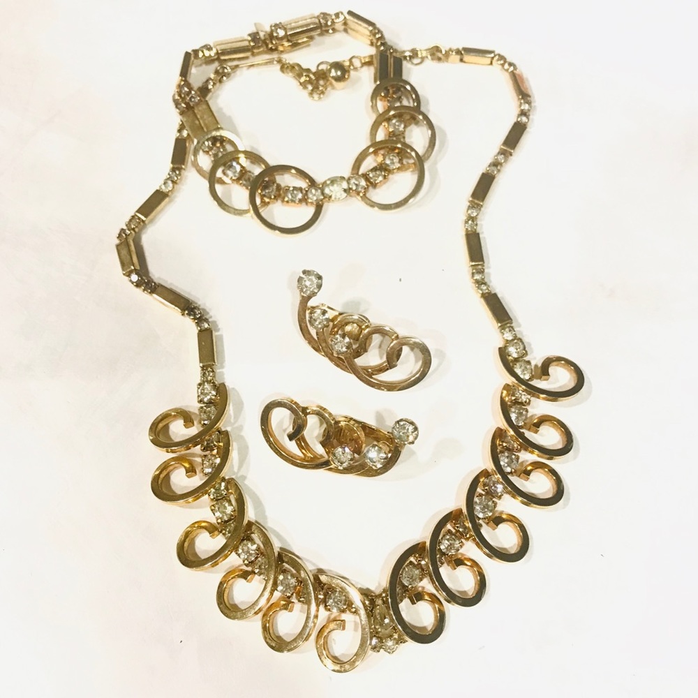 SAC Sarah Coventry Vintage necklace bracelet set gold tone